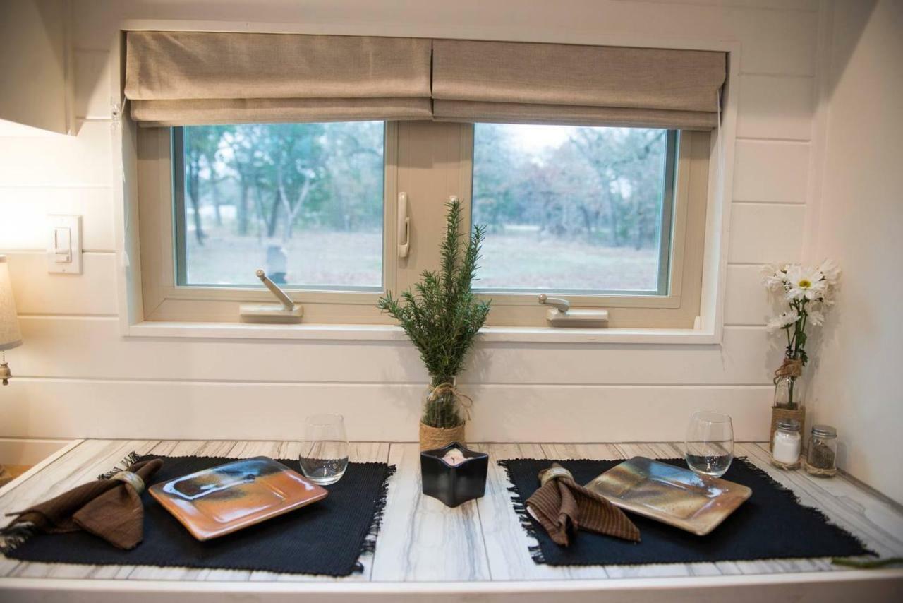 Montana Escape Elegant Tiny House In Waco Near Magnolia Villa ภายนอก รูปภาพ
